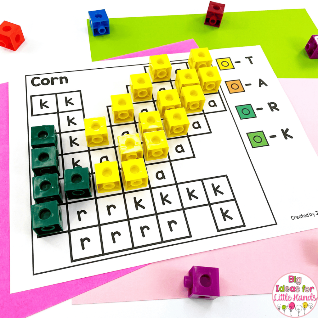 Snap Cube Pictures are a great way for students to work on fine motor skills.